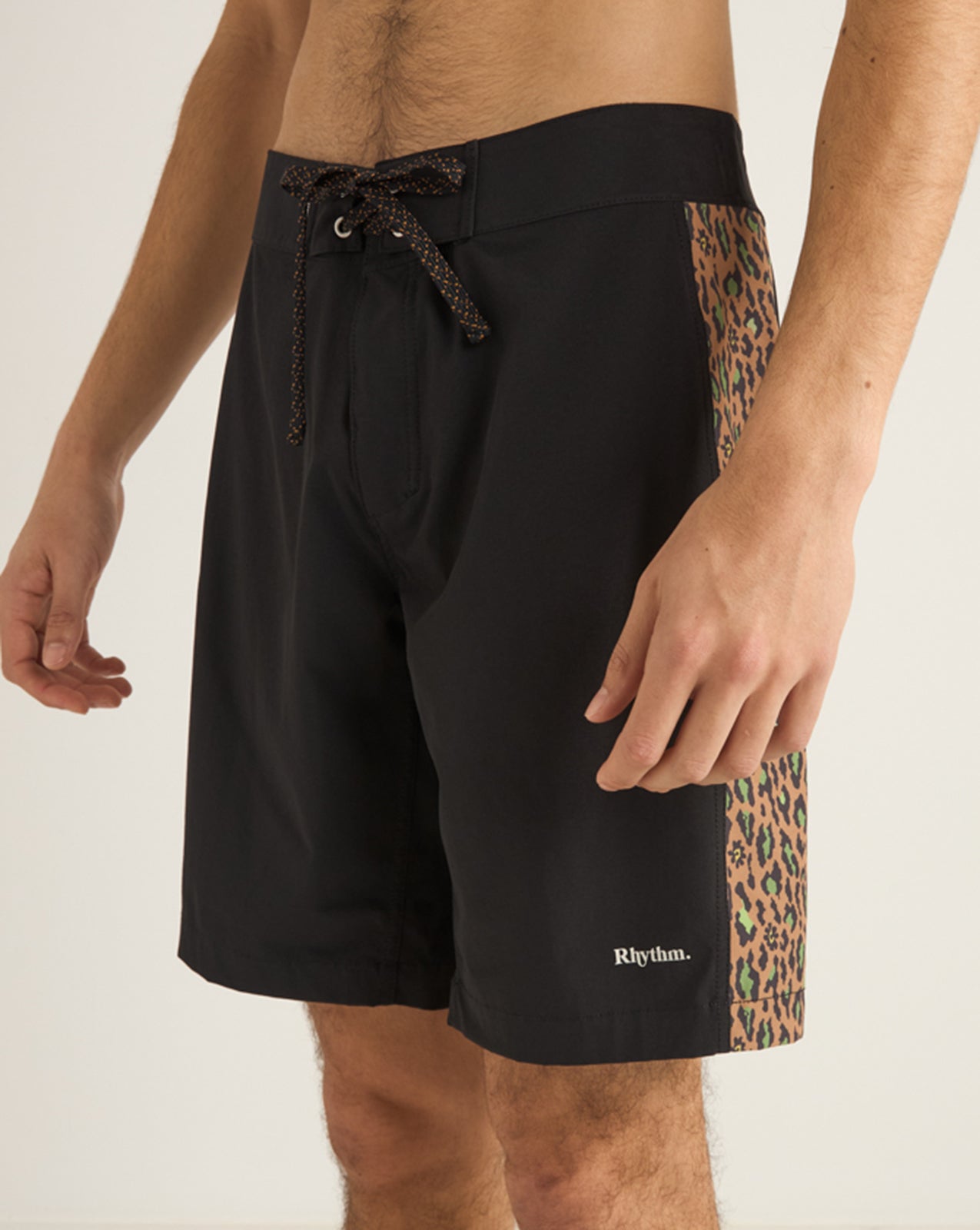 LEO PANEL TRUNK - BLACK