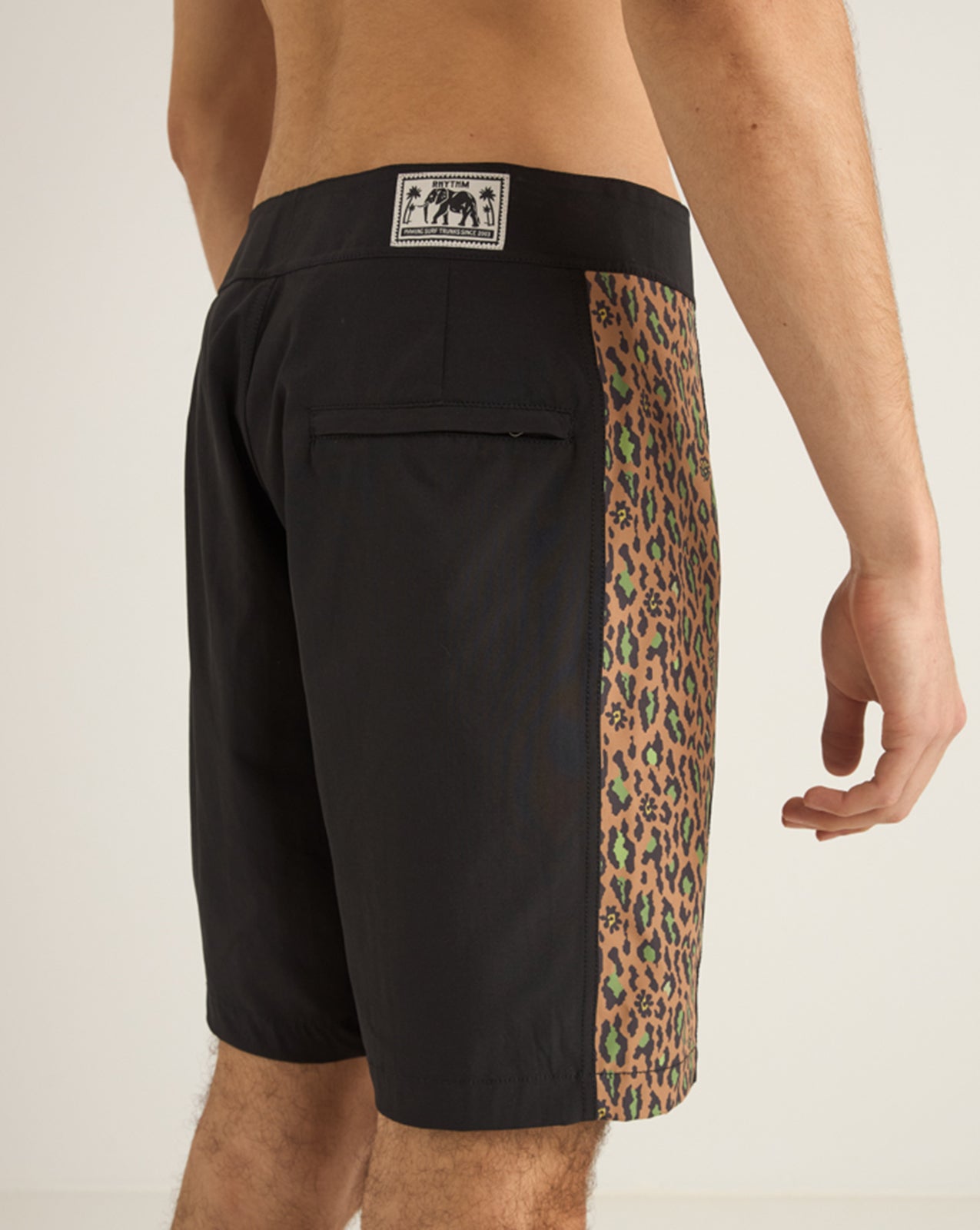 LEO PANEL TRUNK - BLACK