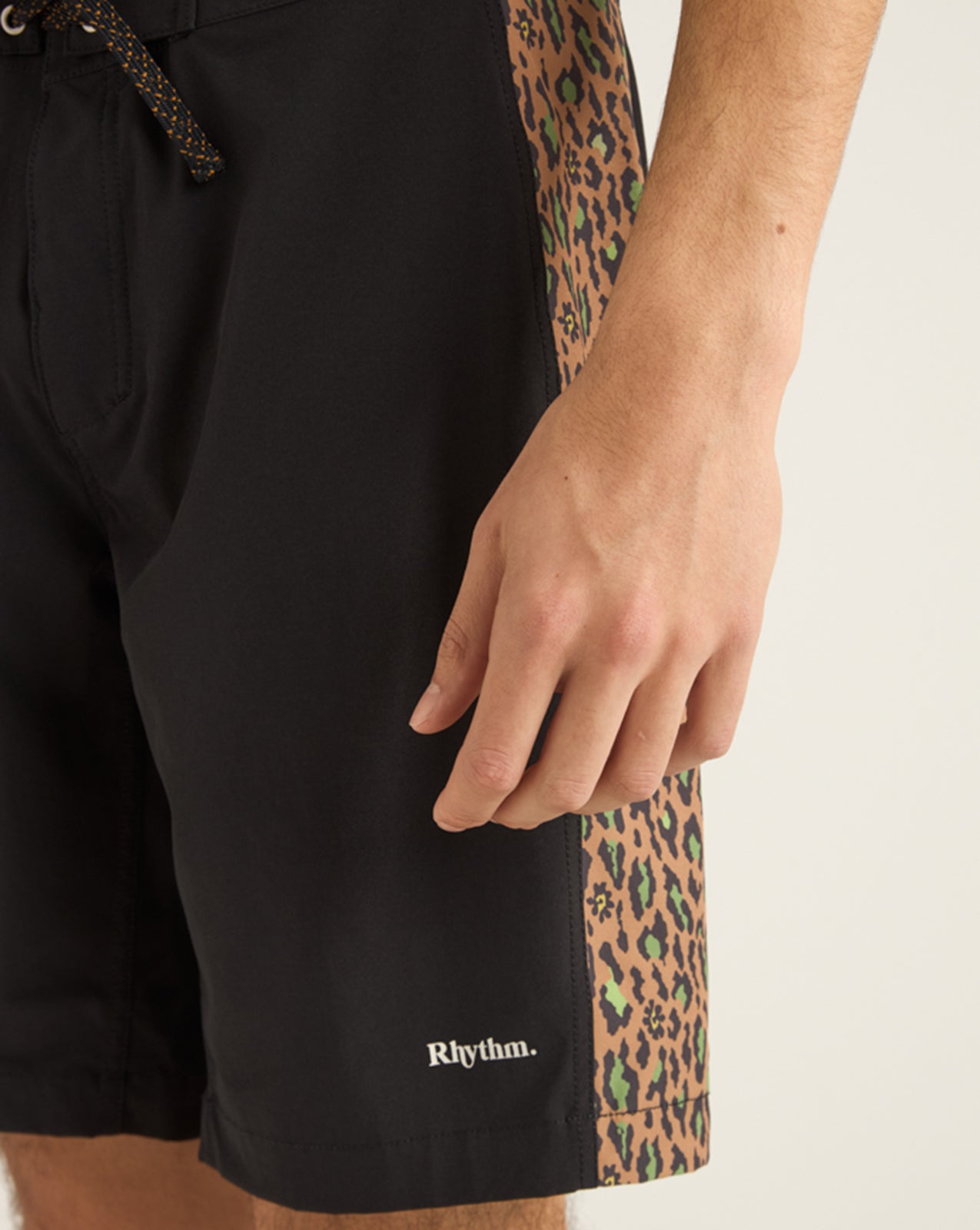 LEO PANEL TRUNK - BLACK