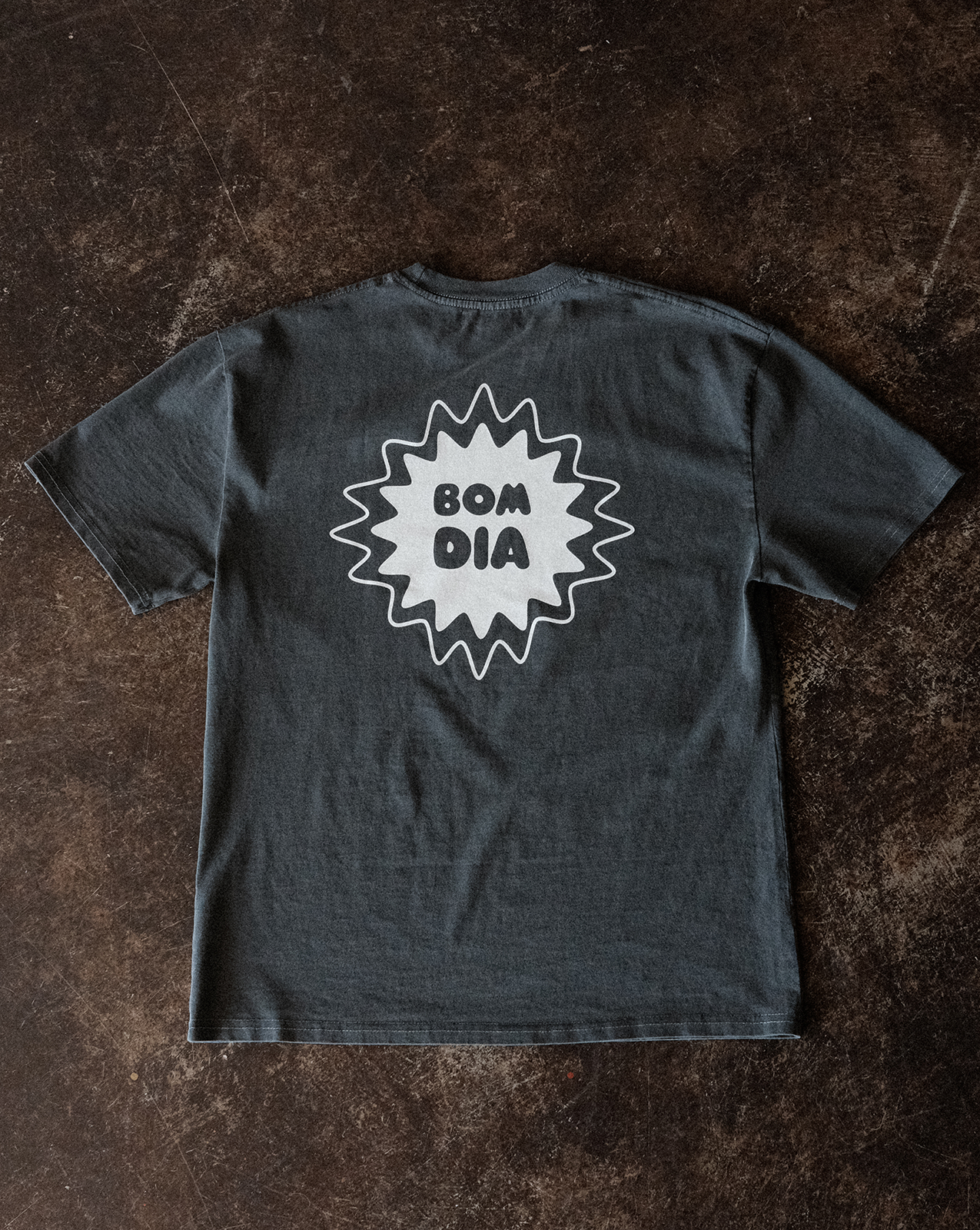 ALBUM BOM DIA TEE - BLACK
