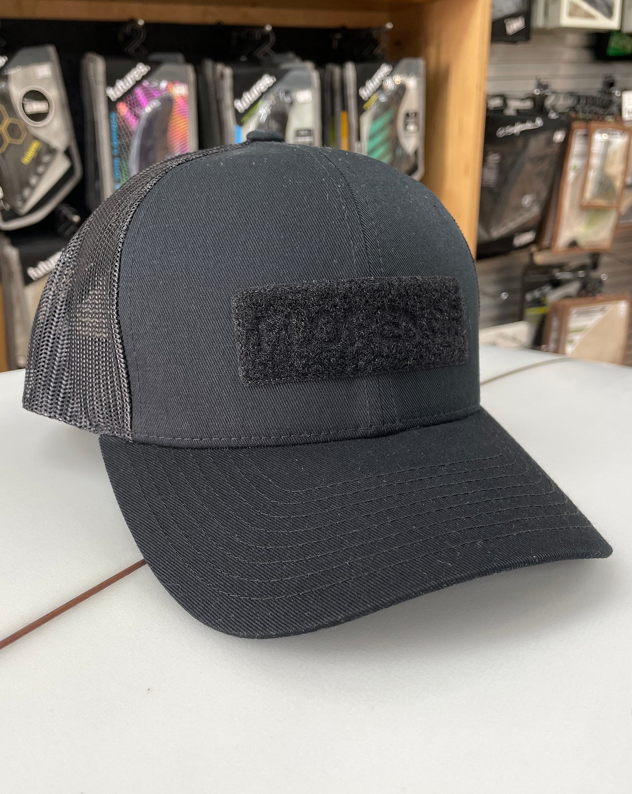 RECON TRUCKER HAT - BLACK