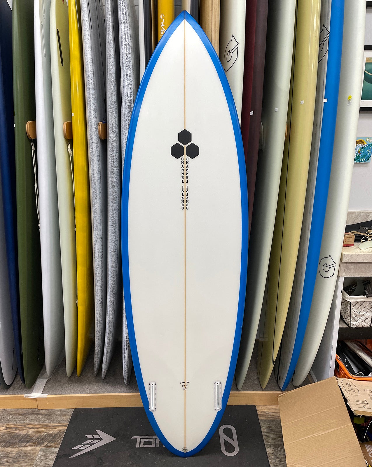 USED [中古] CHANNEL ISLANDS TWIN PIN - 6'3" X 20 3/8 X 2 3/4, 38.1L FUTURES BLUE RESIN TINT DECK