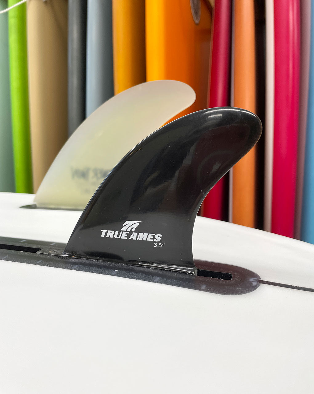 TRUE AMES SMALL BOX FIN 2.5"-4.0" - BLACK